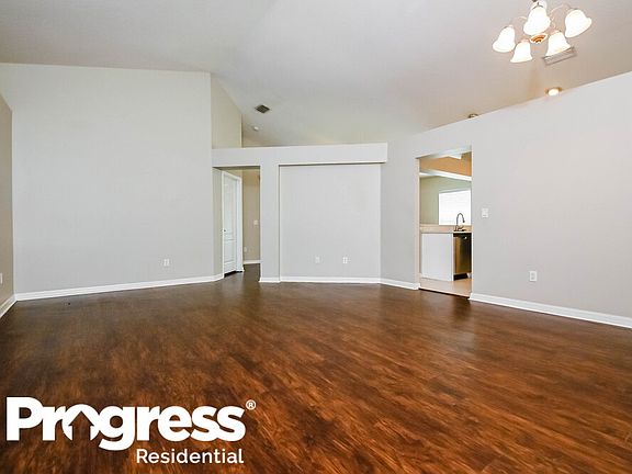 4th image of 8406 Carriage Pointe Dr