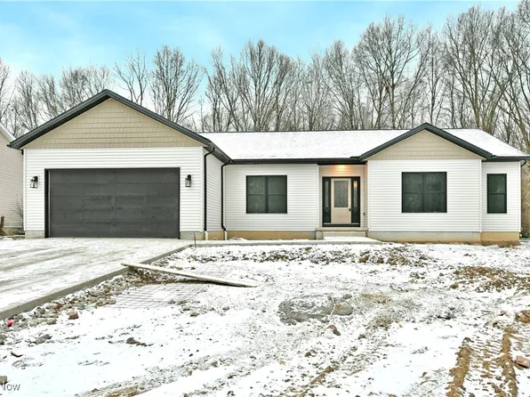 2321 Wilshire Dr, Cortland, OH 44410