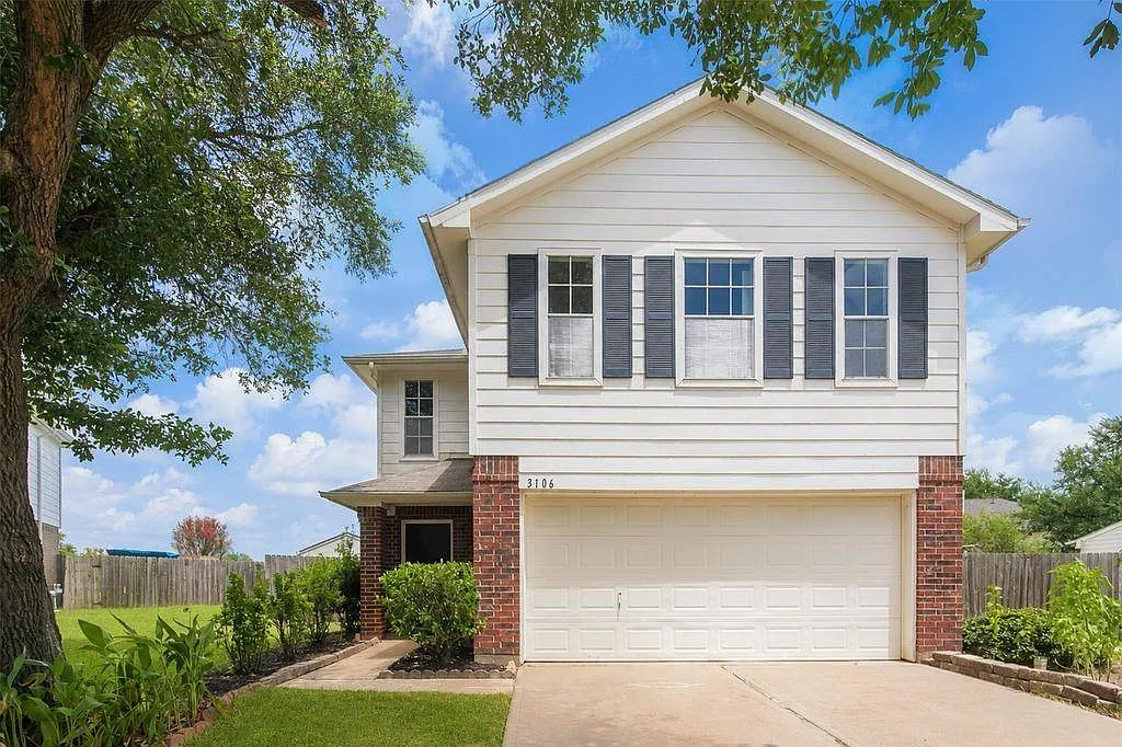 4 bed, 2.5 bath, 1968 sqft, $2,250 — Photo 1