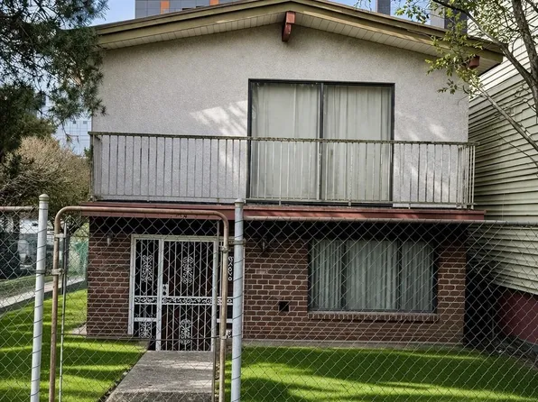 356 Union St, Vancouver, BC V6A 2B5