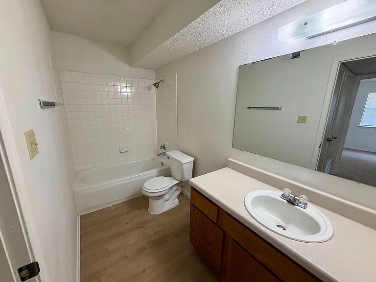 Marina Apartments — Photo 12