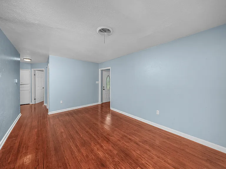 2411 NW 35th St — Photo 5