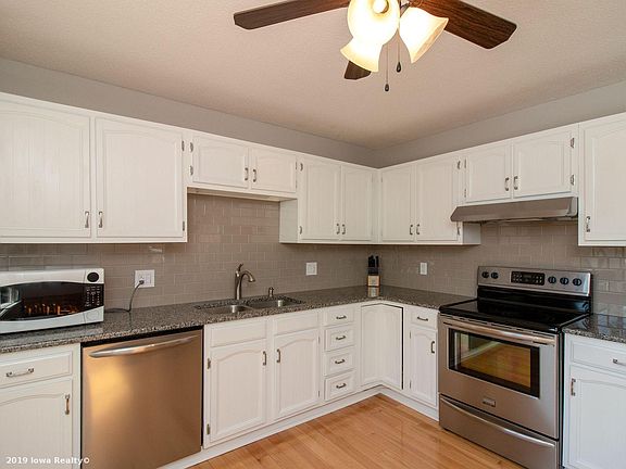 2nd image of 305 13th Ave NW