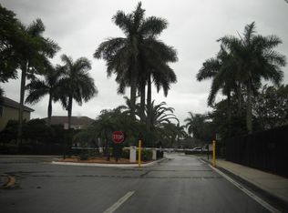 12009 SW 2nd St, Pembroke Pines, FL 33025