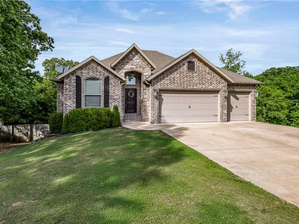 12286 Greenstone Dr, Bentonville, AR 72712