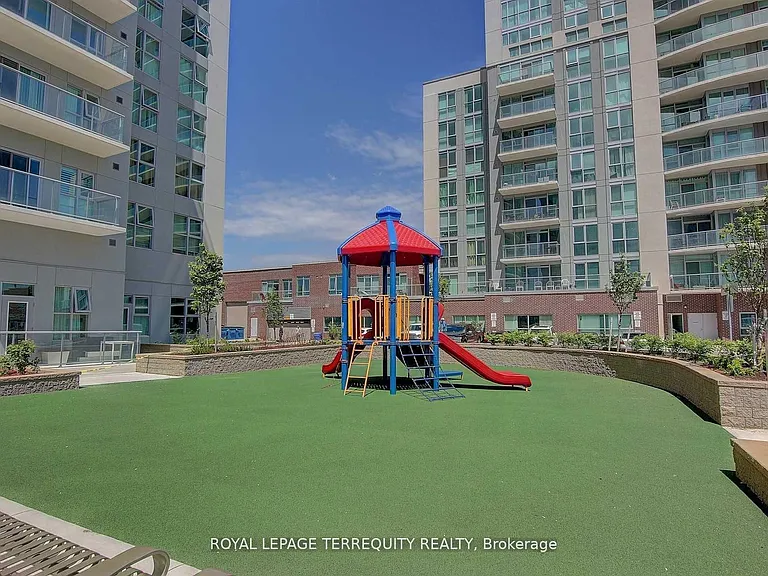 2152 Lawrence Ave E #1207 — Photo 17