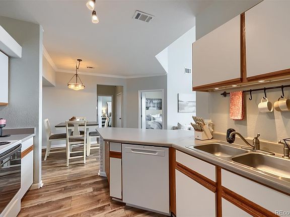 3rd image of 6021 Castlegate Drive #E32