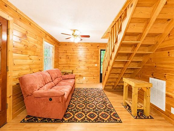 4th image of 937 Aurora Ln