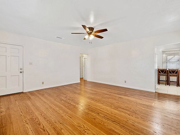 5th image of 807 W Grove Avenue