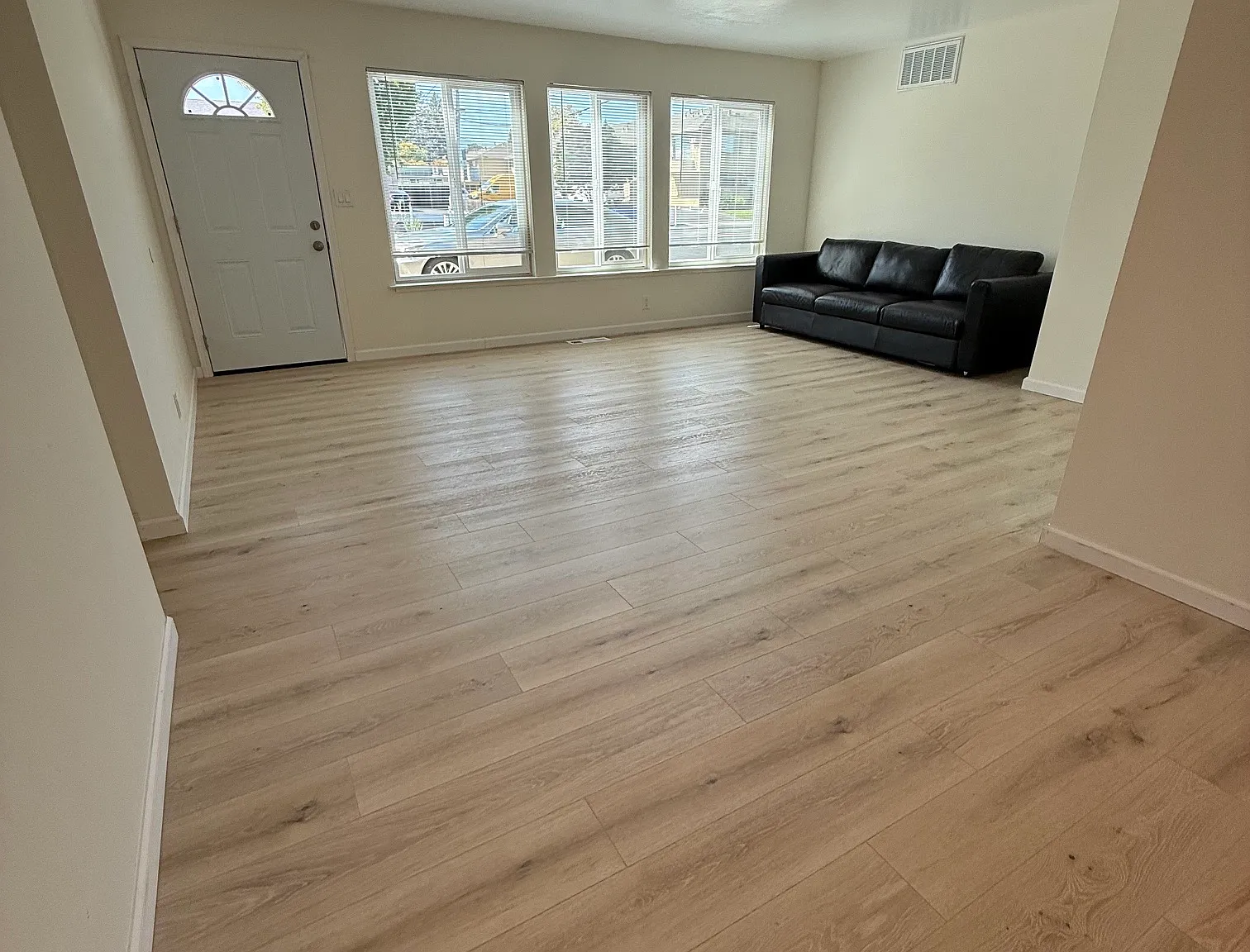 2 bed, 1000 sqft, $3,850 — Photo 1
