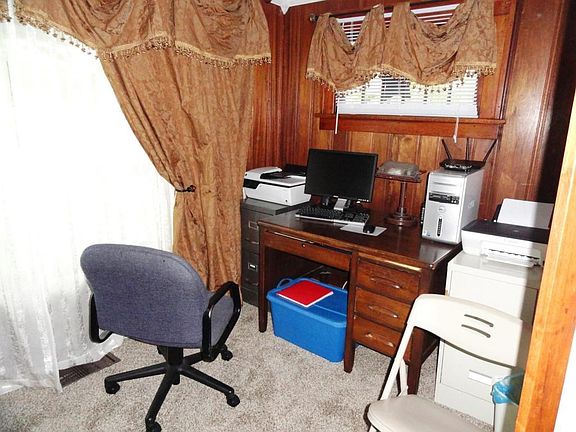 Den/Alcove