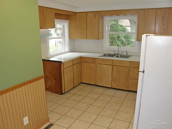 5th image of 504 Sanderson St
