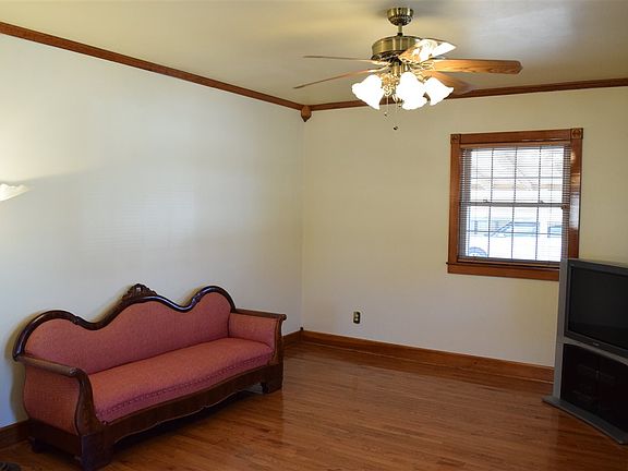 5th image of 215 W Patterson St