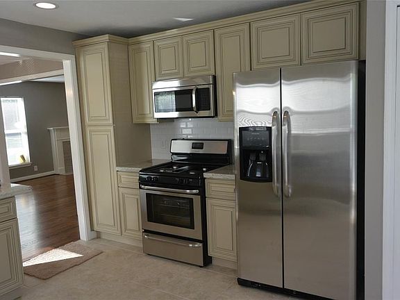 2nd image of 4930 Ventura Ln
