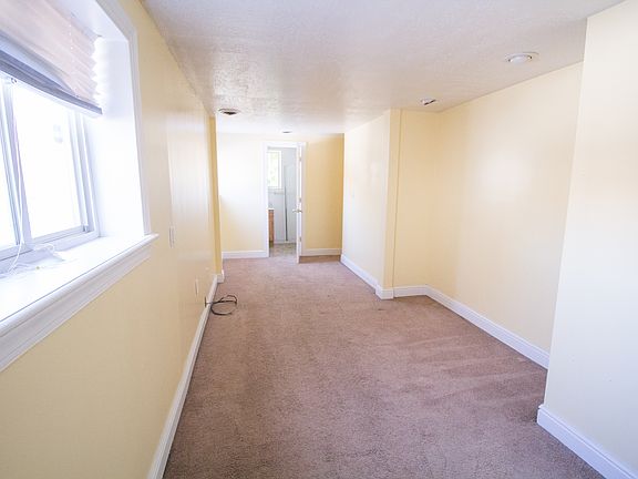 4th image of 1508 Sarah St APT 2