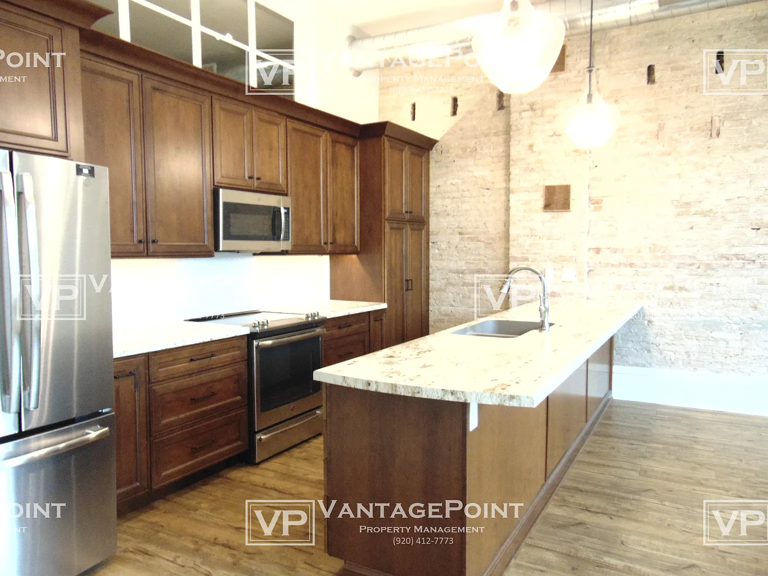 121 - 123 West Wisconsin Ave - SV - 121 1/2 — Photo 4