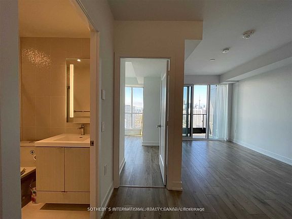 3rd image of 585 Bloor St E #2619