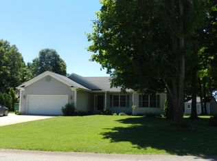 25639 Windsor Dr, Edwardsburg, MI 49112