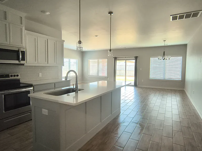 1208 La Vista Ln — Photo 3