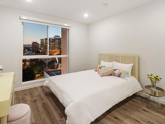 5th image of 2783 Francis Ave #50