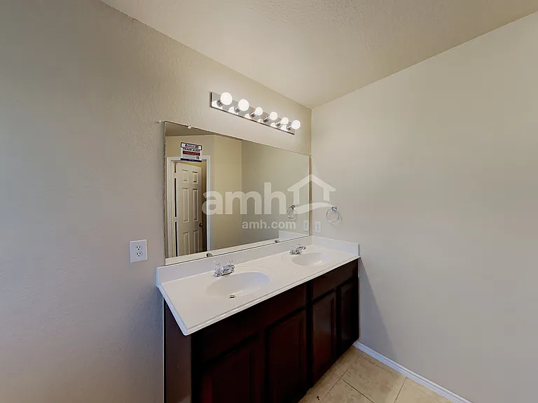 866 Fannin Dr — Photo 13