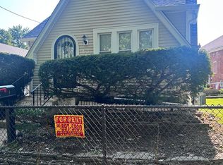 63 N Smith St, Aurora, IL 60505