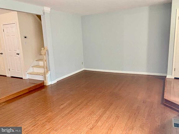5th image of 46 Essex Pl