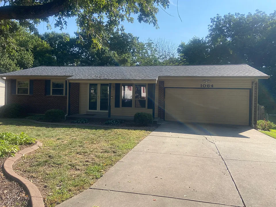1064 Arlington Dr