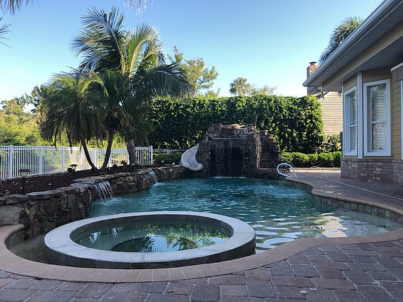 3rd image of 2340 Stonebridge Dr