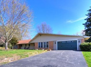 31 Ridgefield Ln, Radford, VA 24141