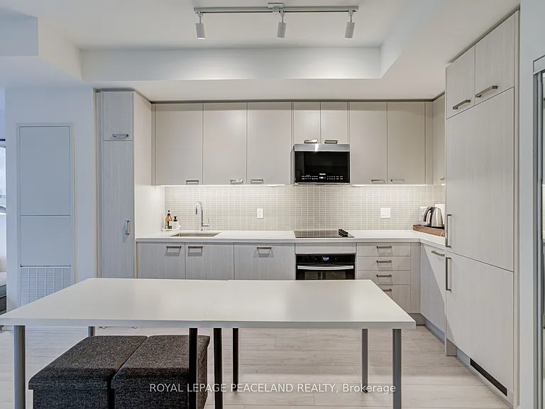 20 Soudan Ave #1809 — Photo 4