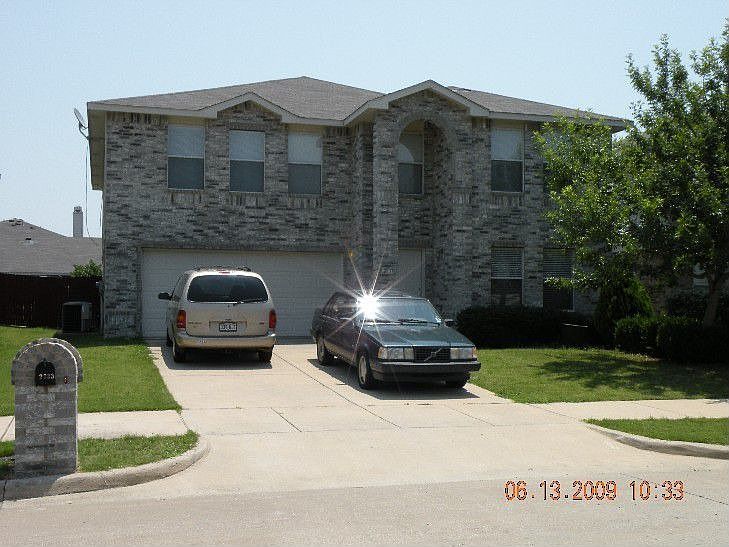 1st image of 2733 Peach Dr