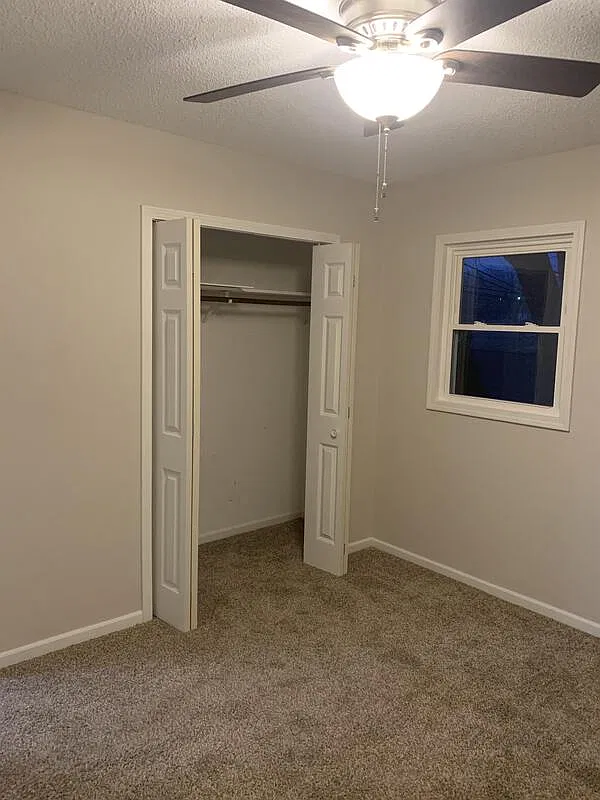 3 bed, 1.0 bath, 1008 sqft, $1,950 — Photo 2
