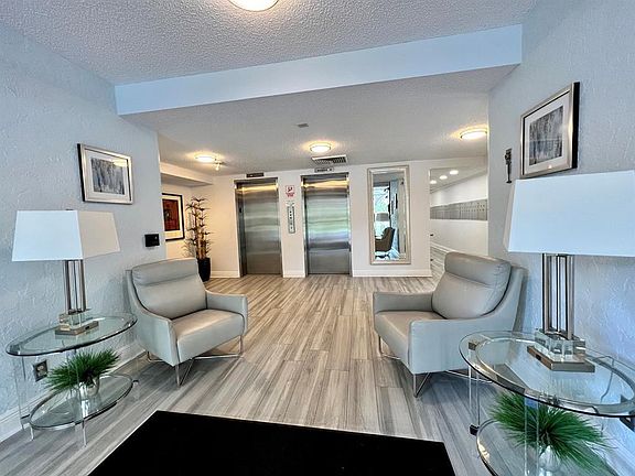 3rd image of 3850 Oaks Clubhouse Drive #309