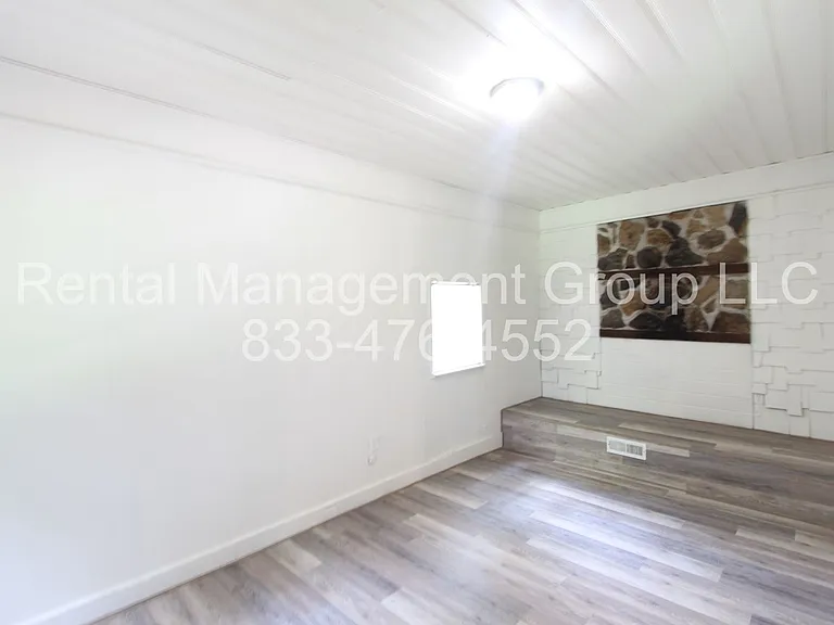 1345 Glenwood St NW — Photo 7