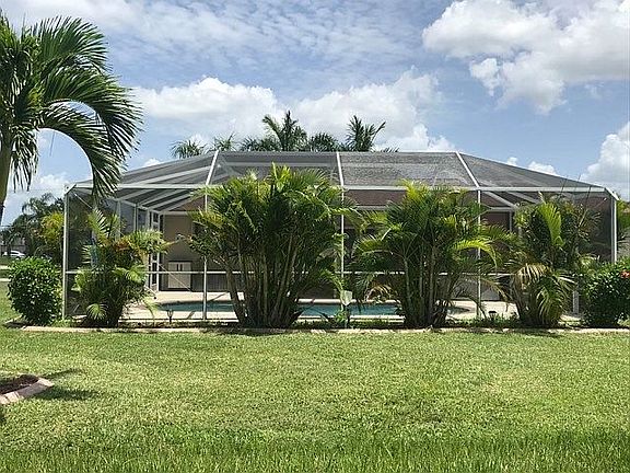 SCREENED IN LANAI/POOL