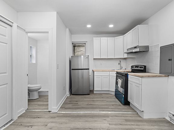 4th image of 2612 W Girard Ave Floor 1