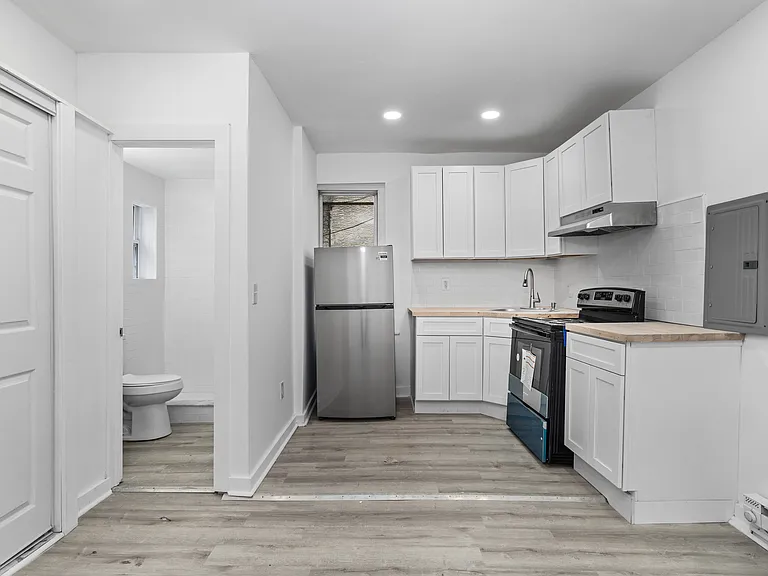 2612 W Girard Ave #1 — Photo 4