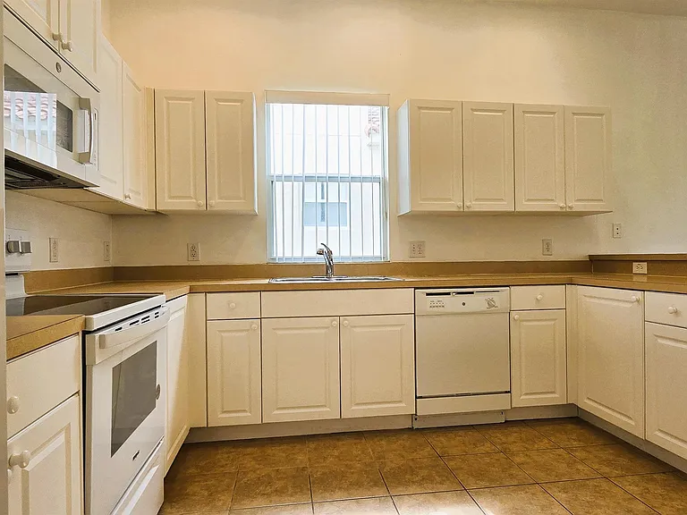1058 Tuscan Hills Blvd — Photo 5