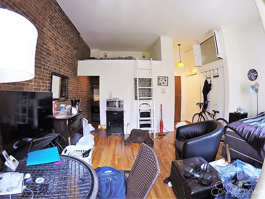 Rented by City Connections Realty | media 19