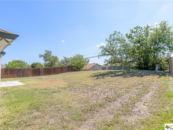 3rd image of 3104 Southhill Dr