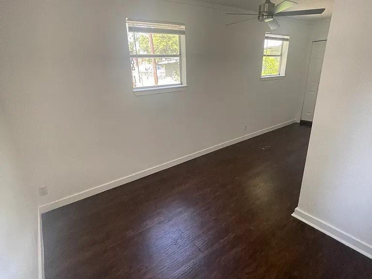 605 S Magnolia St — Photo 9