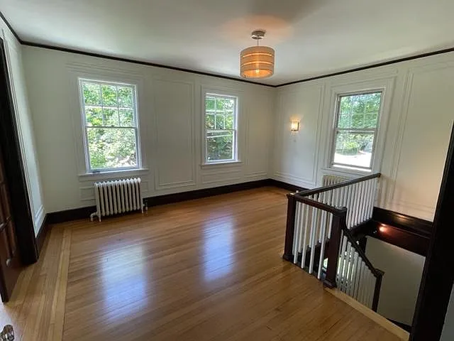 Entry room/ dining area.