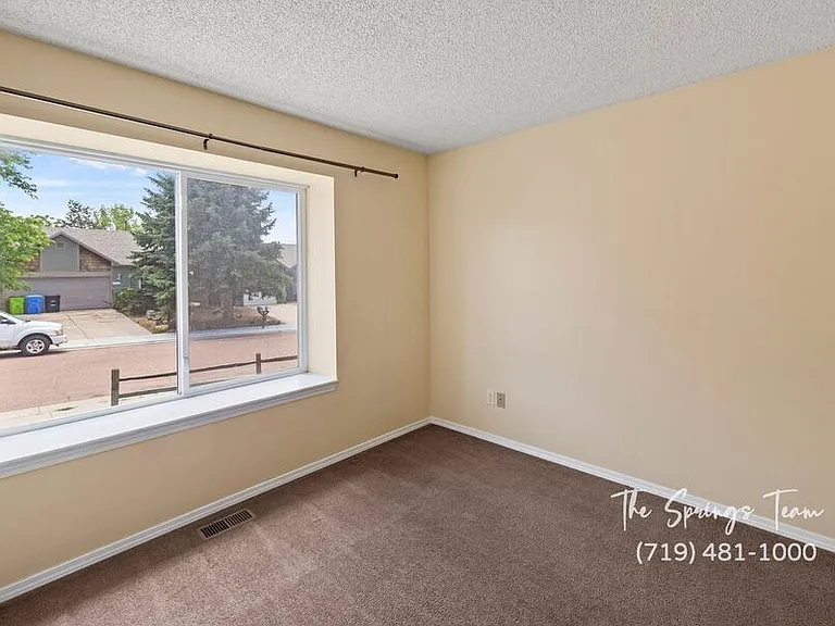 6460 Mohican Dr — Photo 4