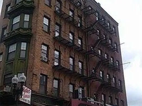 213 Hanover St APT 4, Boston, MA 02113