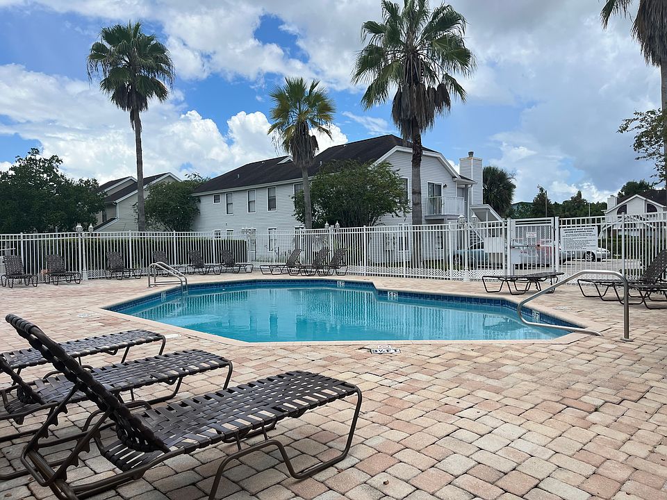Community pool