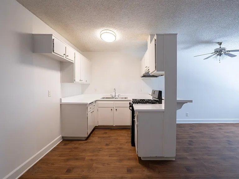 Saticoy Street Apartments — Photo 7