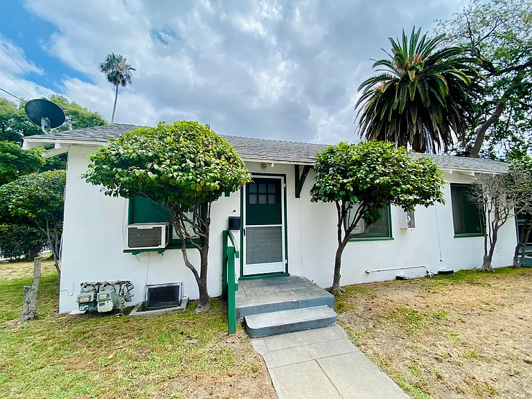 433 N Catalina Ave #433 — Photo 1
