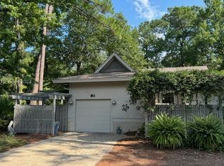 1 Isle Of Pines Dr, Hilton Head Island, SC 29928