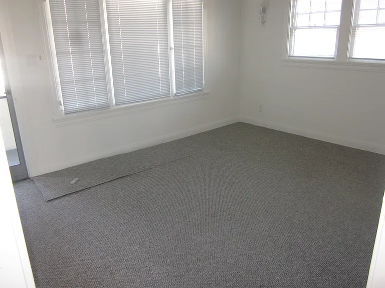 812 N Detroit St #812 — Photo 7